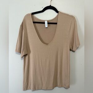 Varley Short Sleeve V-Neck Tee in Beige
